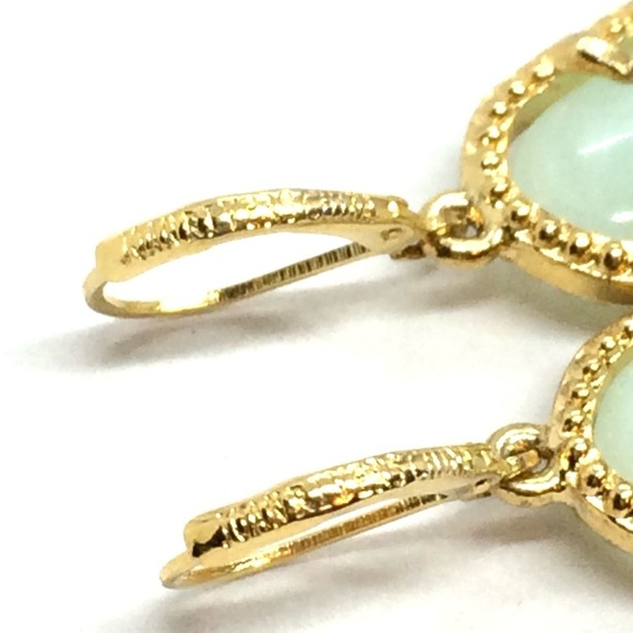 VINTAGE JOAN RIVERS EARRINGS LEVERBACK GOLD TONE SEAFOAM GREEN DANGLE DROP - Picture 12 of 13